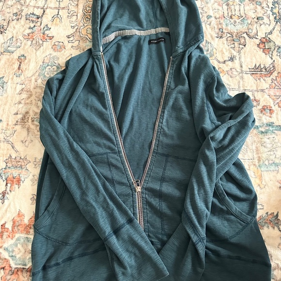 Wing + Horns sweater - Picture 1 of 2